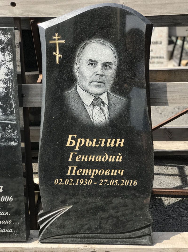 Памятник №021 из черного гранита — фото 4